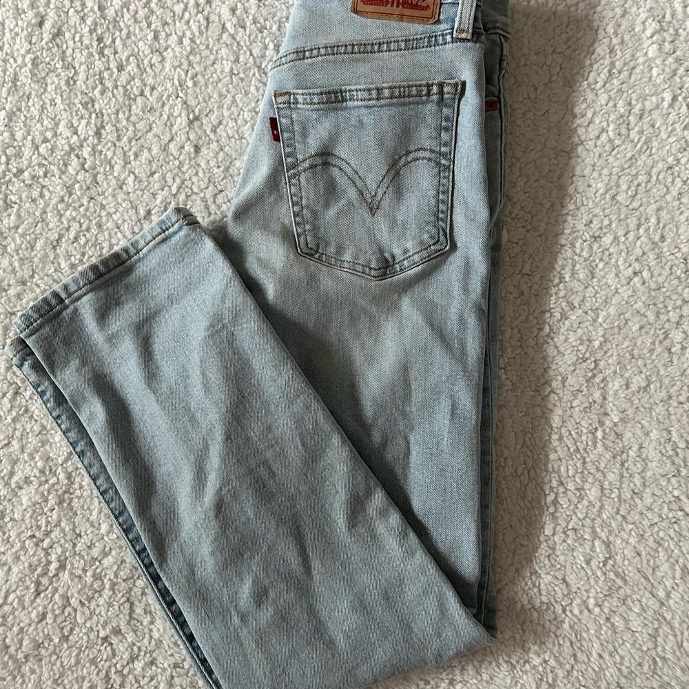 Levi's women’s Light Wash High-Rise Jeans